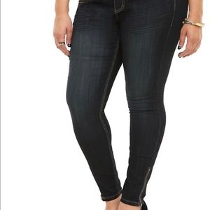 Plus Sz 18 Torrid Stiletto Ankle ZIP Jegging Crop